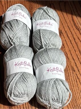 Knit Picks Brava Bulky Yarn Light Gray Lot of 4 Skeins Acrylic Crochet Handmade